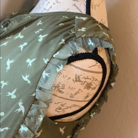 Hummingbird Design on Lightweight Dress - Picture 5 of 16